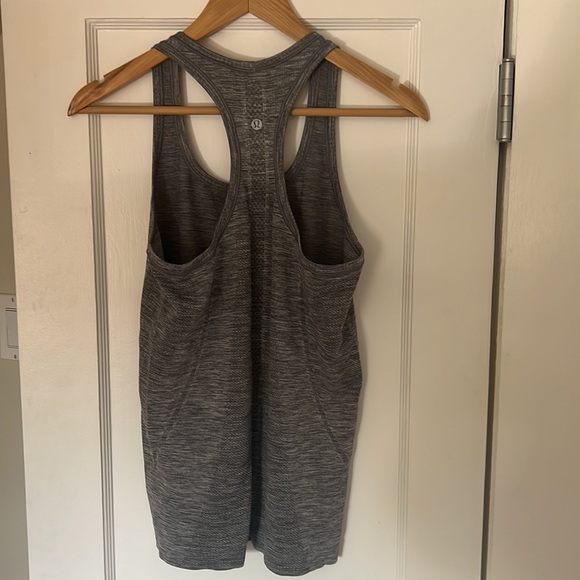 Lululemon Tank - Picture 4 of 4